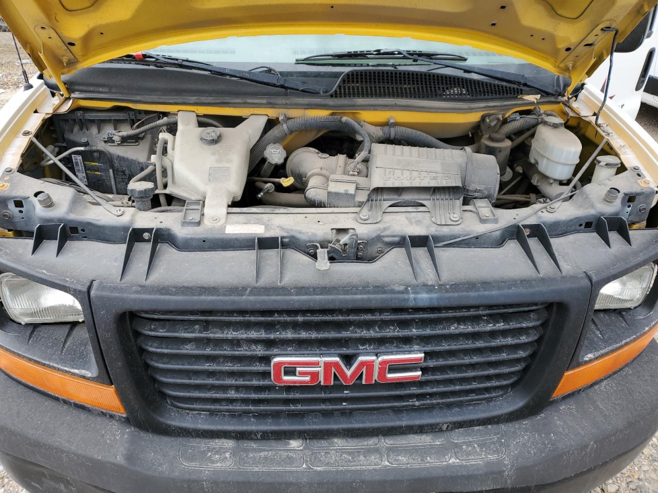 2009 GMC Savana - Image 12