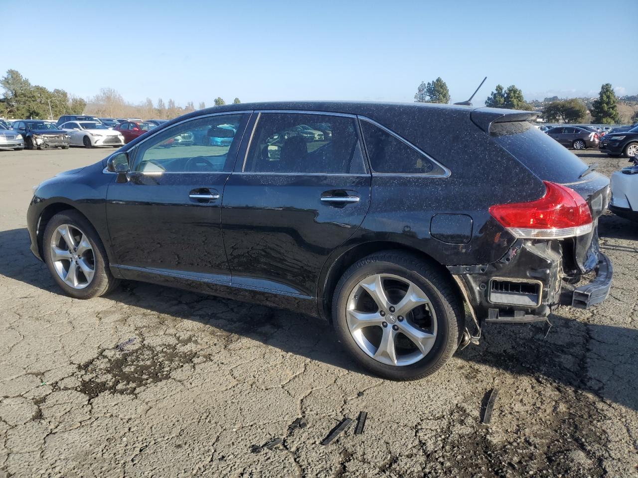 2011 Toyota Venza - Image 2