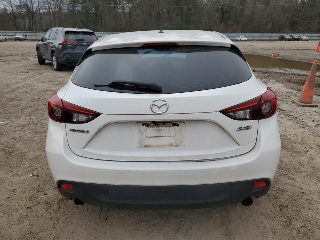 2016 Mazda 3 - Image 6