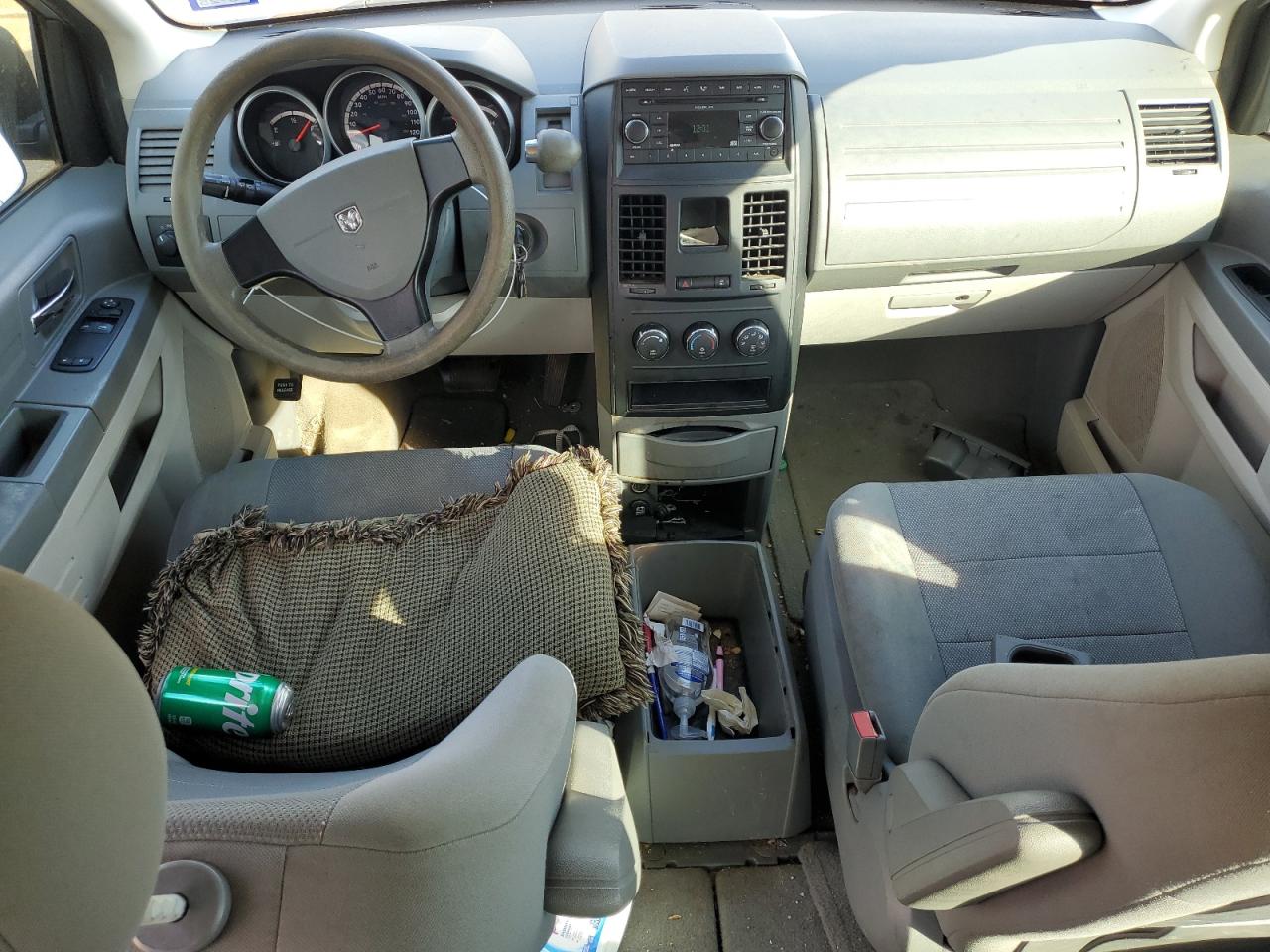 2008 Dodge Caravan - Image 8