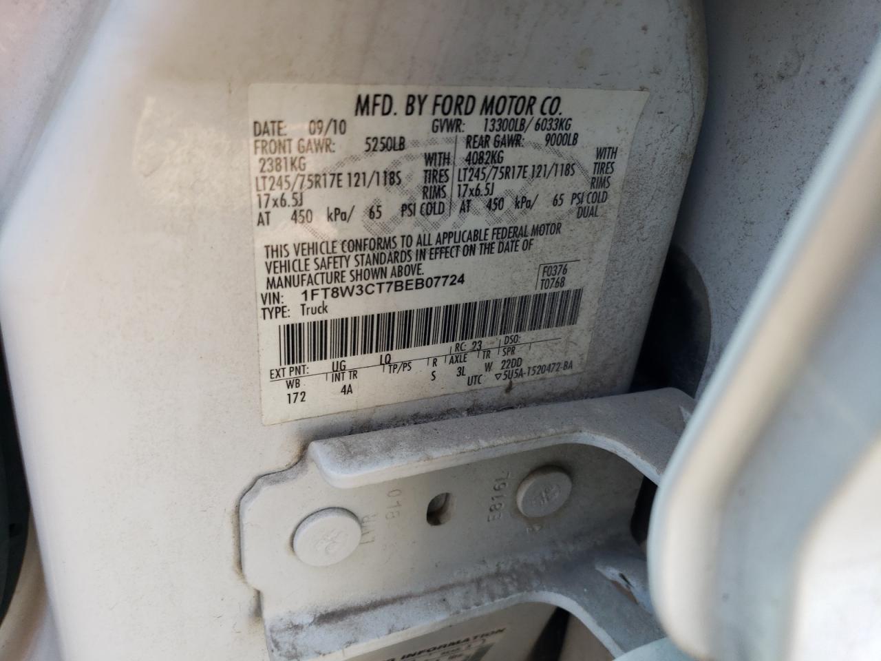 2011 Ford F350 - Image 12