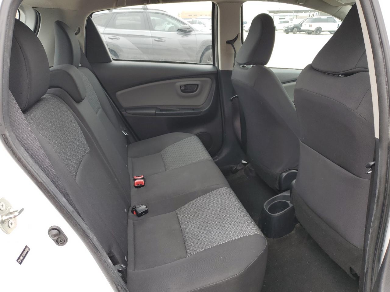 2016 Toyota Yaris - Image 10