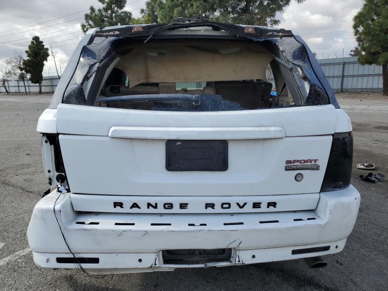 2011 Land Rover Range Rover - Image 6