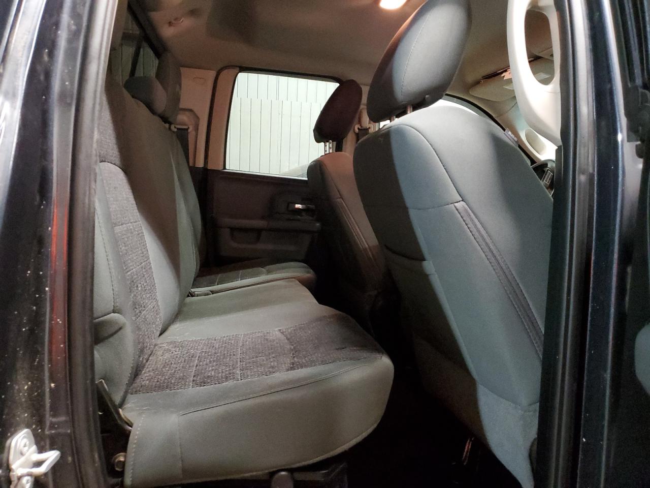 2016 RAM 1500 - Image 10
