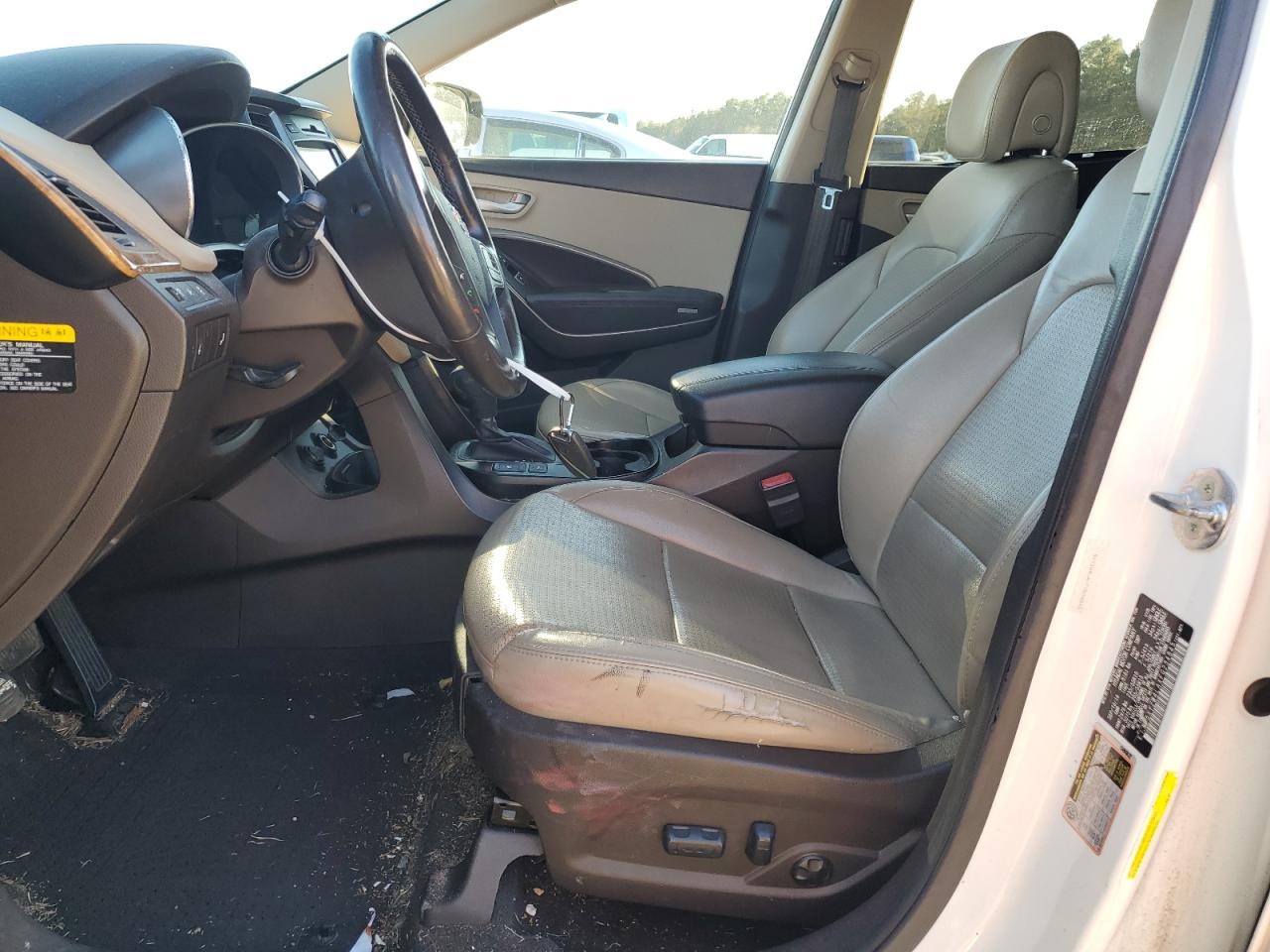 2015 Hyundai Santa Fe - Image 7