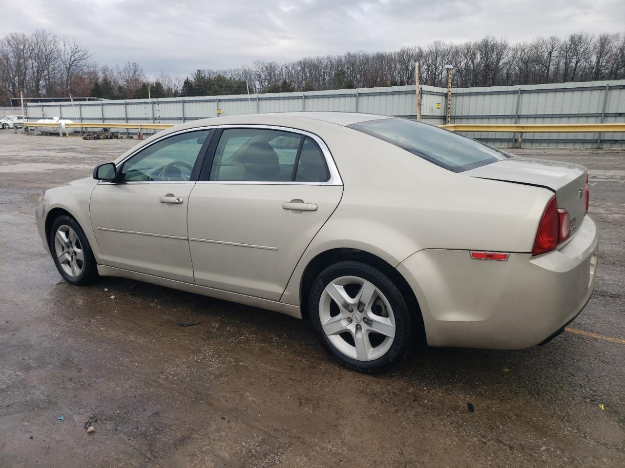 2011 Chevrolet Malibu - Image 2