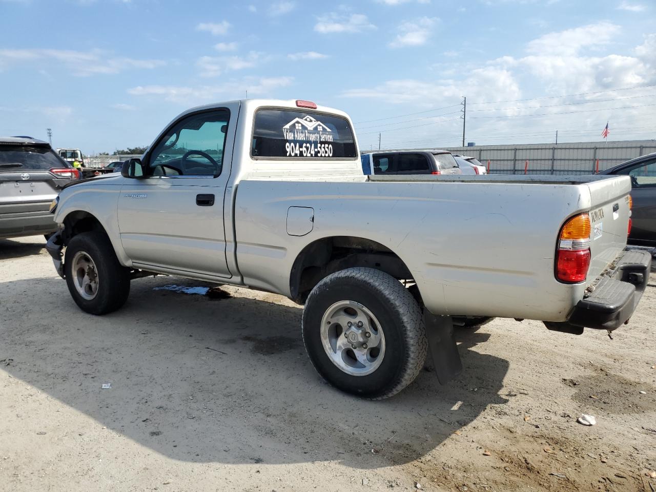 2004 Toyota Tacoma - Image 2