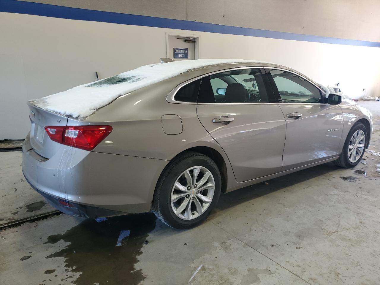 2023 Chevrolet Malibu - Image 3