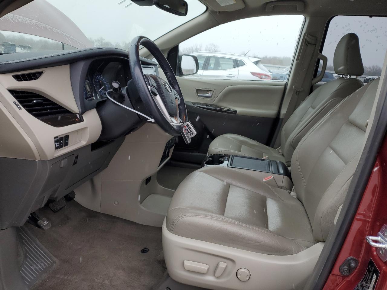 2018 Toyota Sienna - Image 7