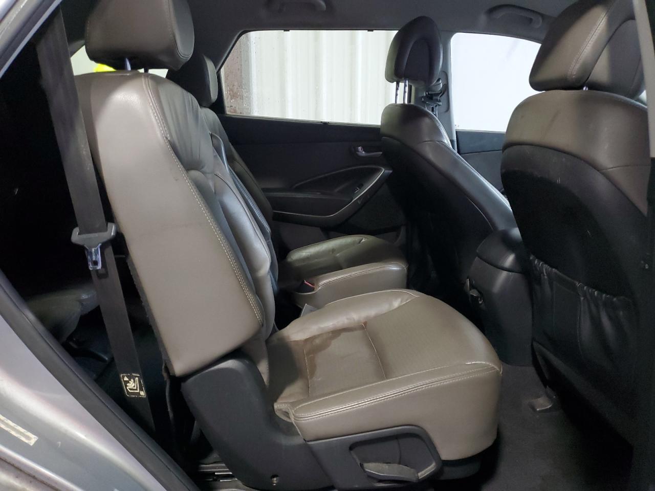 2014 Hyundai Santa Fe - Image 11