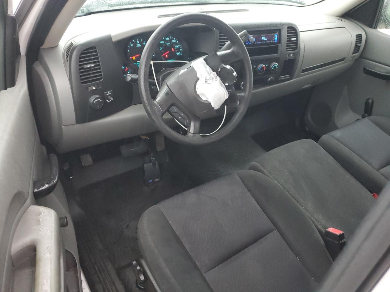 2011 GMC Sierra - Image 8