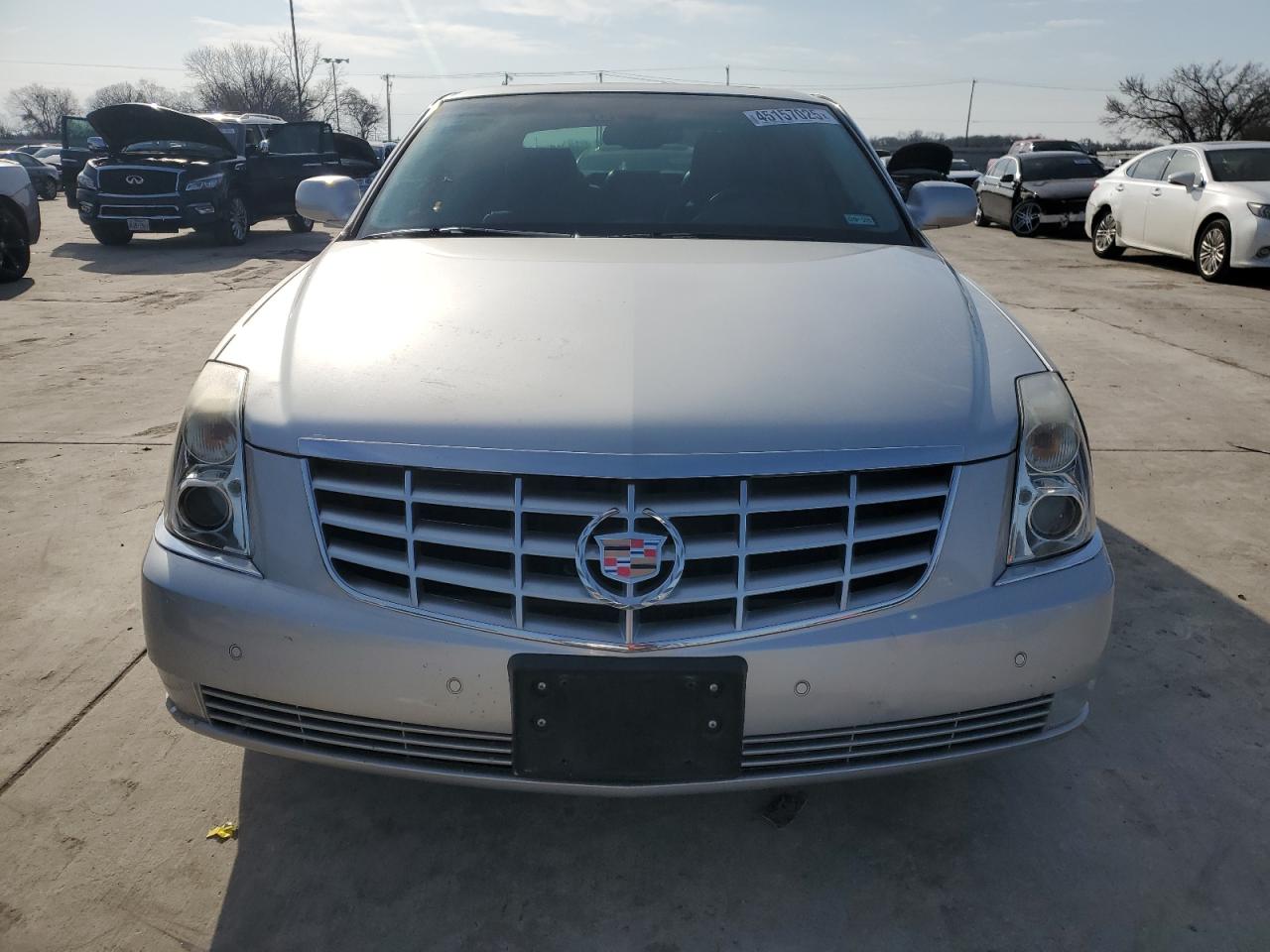 2010 Cadillac DTS - Image 5