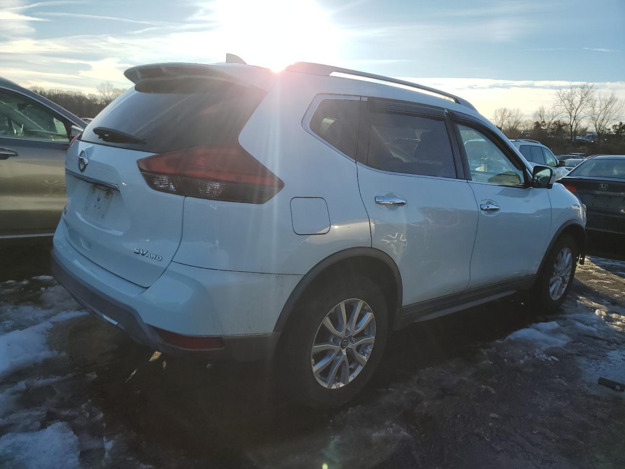 2017 Nissan Rogue - Image 3