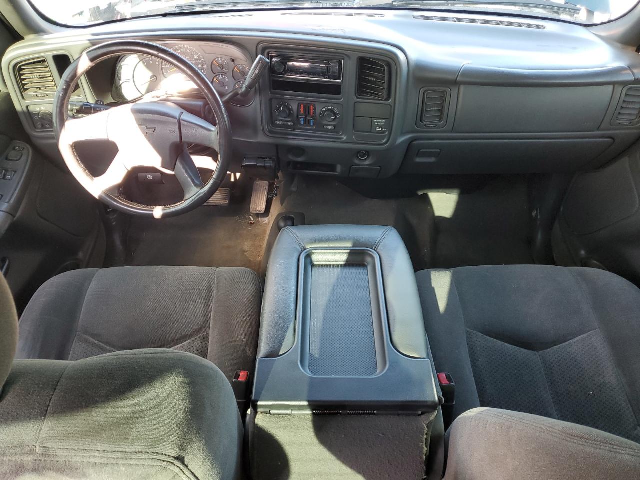 2004 Chevrolet Silverado - Image 8