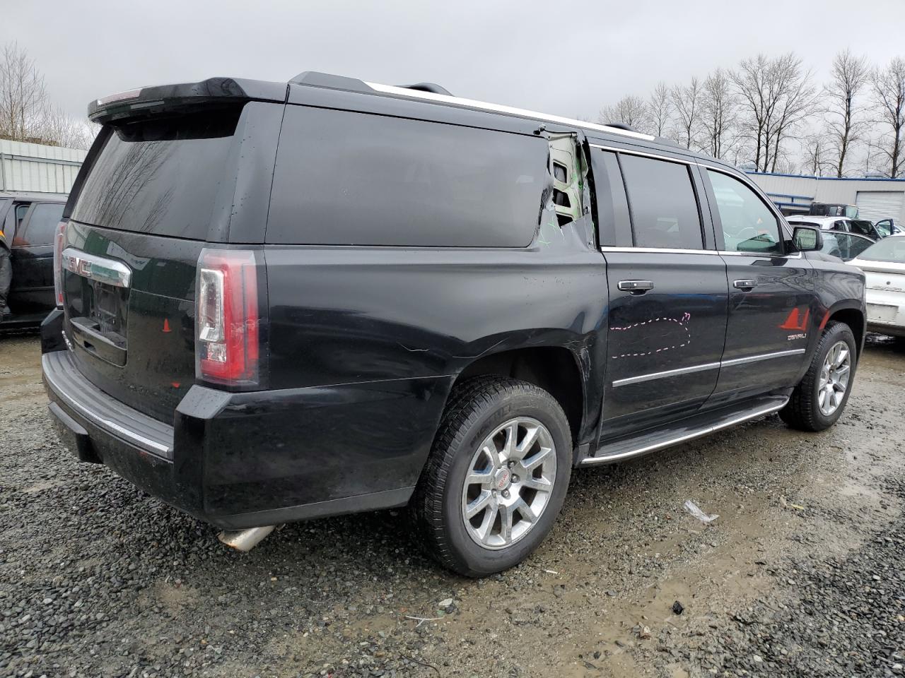 2016 GMC Yukon - Image 3