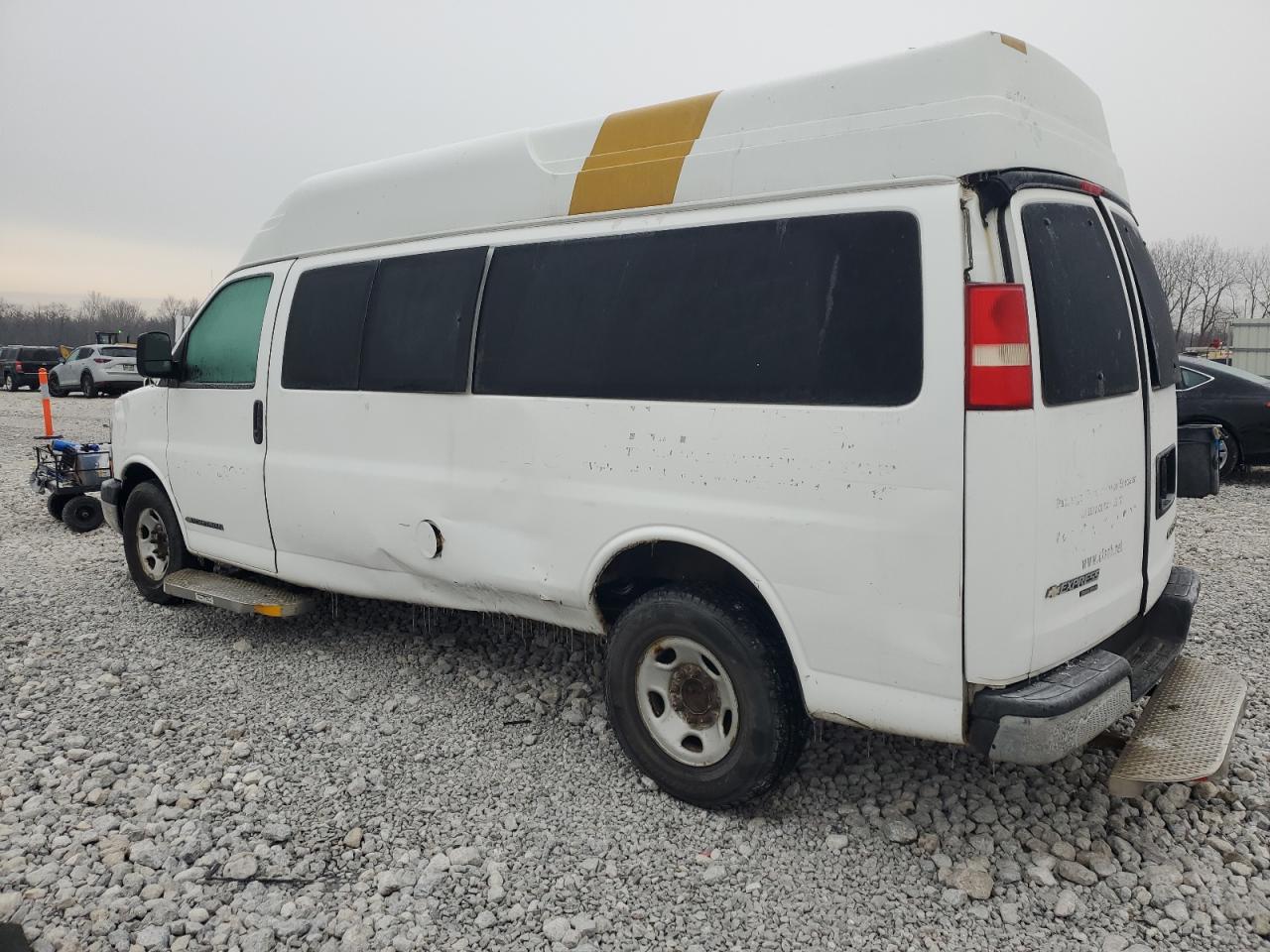 2013 Chevrolet Express - Image 2