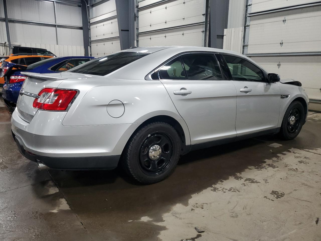 2010 Ford Taurus - Image 3