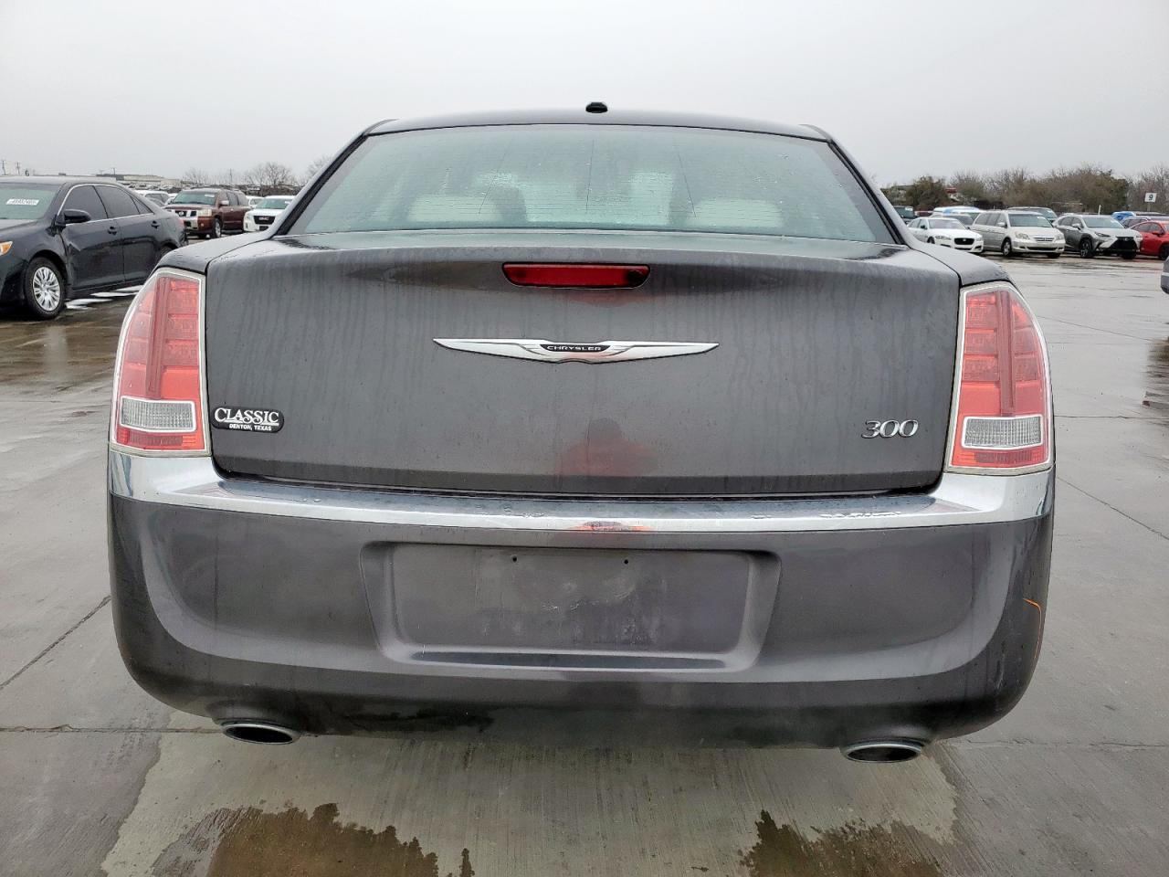 2014 Chrysler 300 - Image 6
