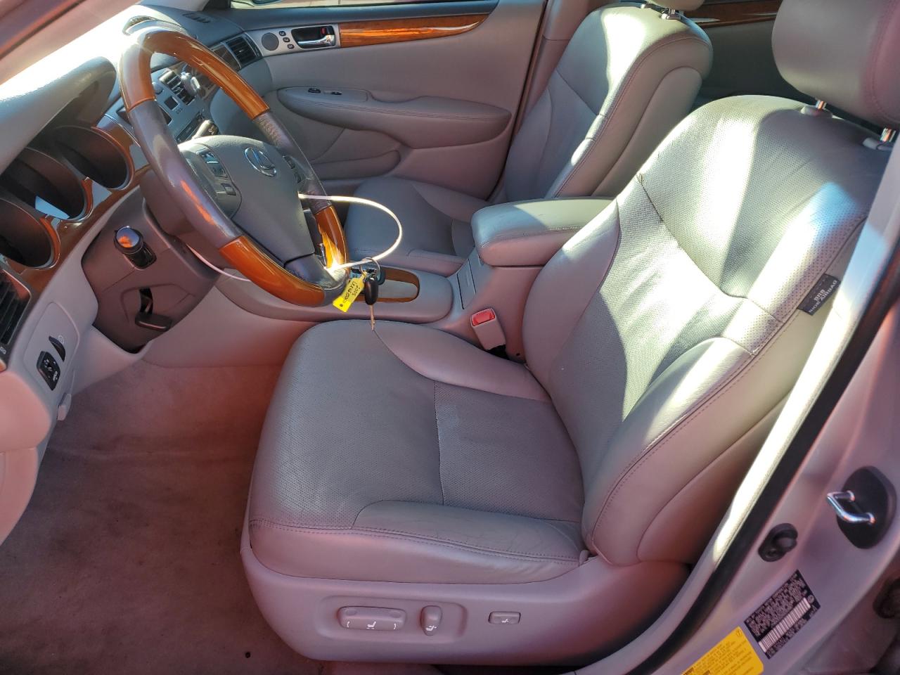 2005 Lexus ES - Image 7
