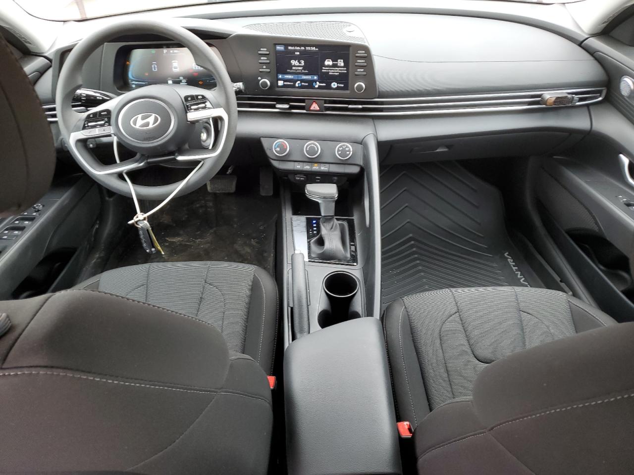 2024 Hyundai Elantra - Image 8