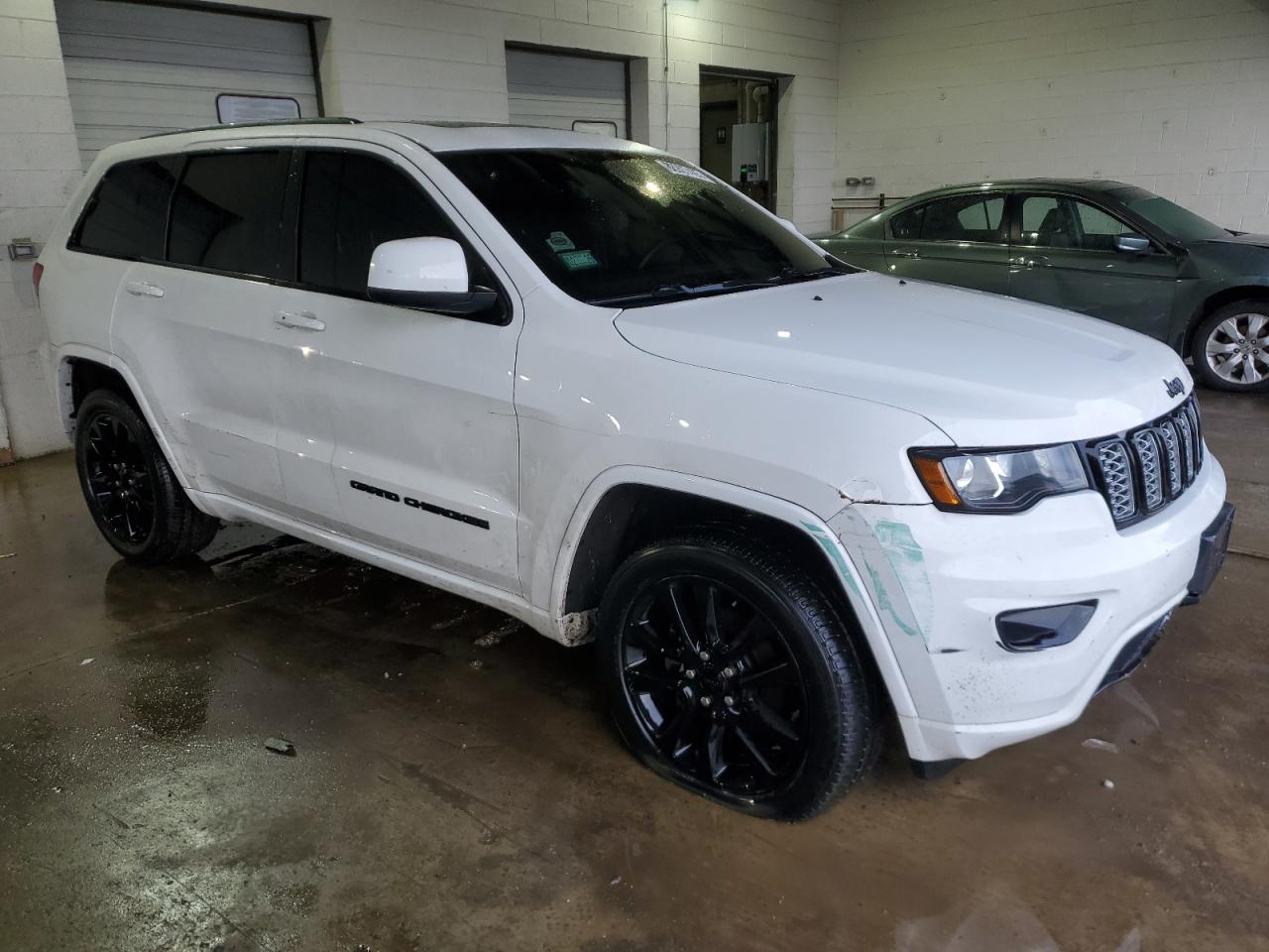 2019 Jeep Grand Cherokee - Image 4