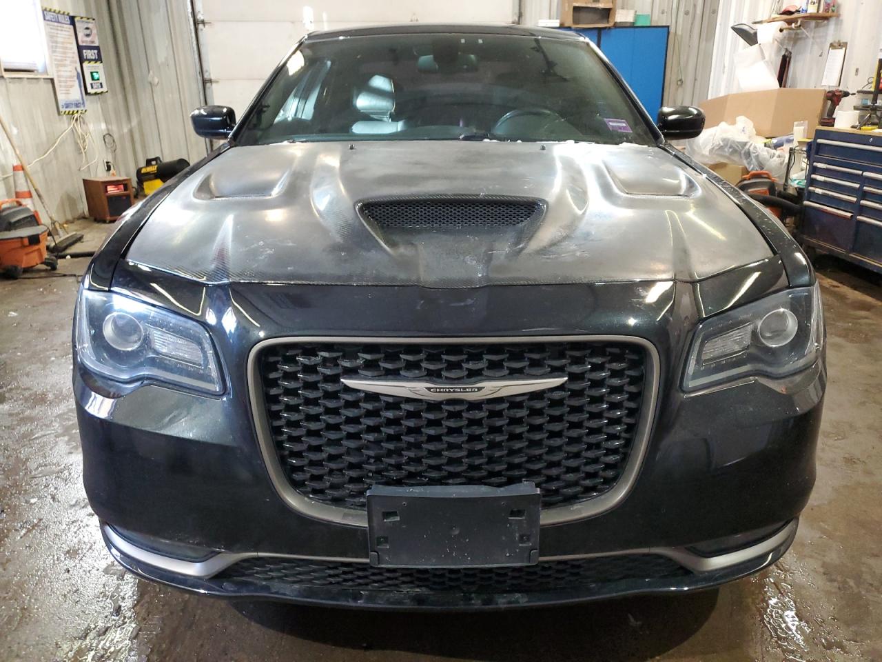 2016 Chrysler 300 - Image 5