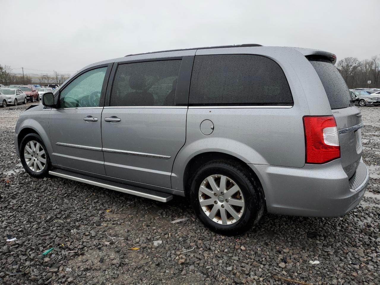 2014 Chrysler Town & Country - Image 2
