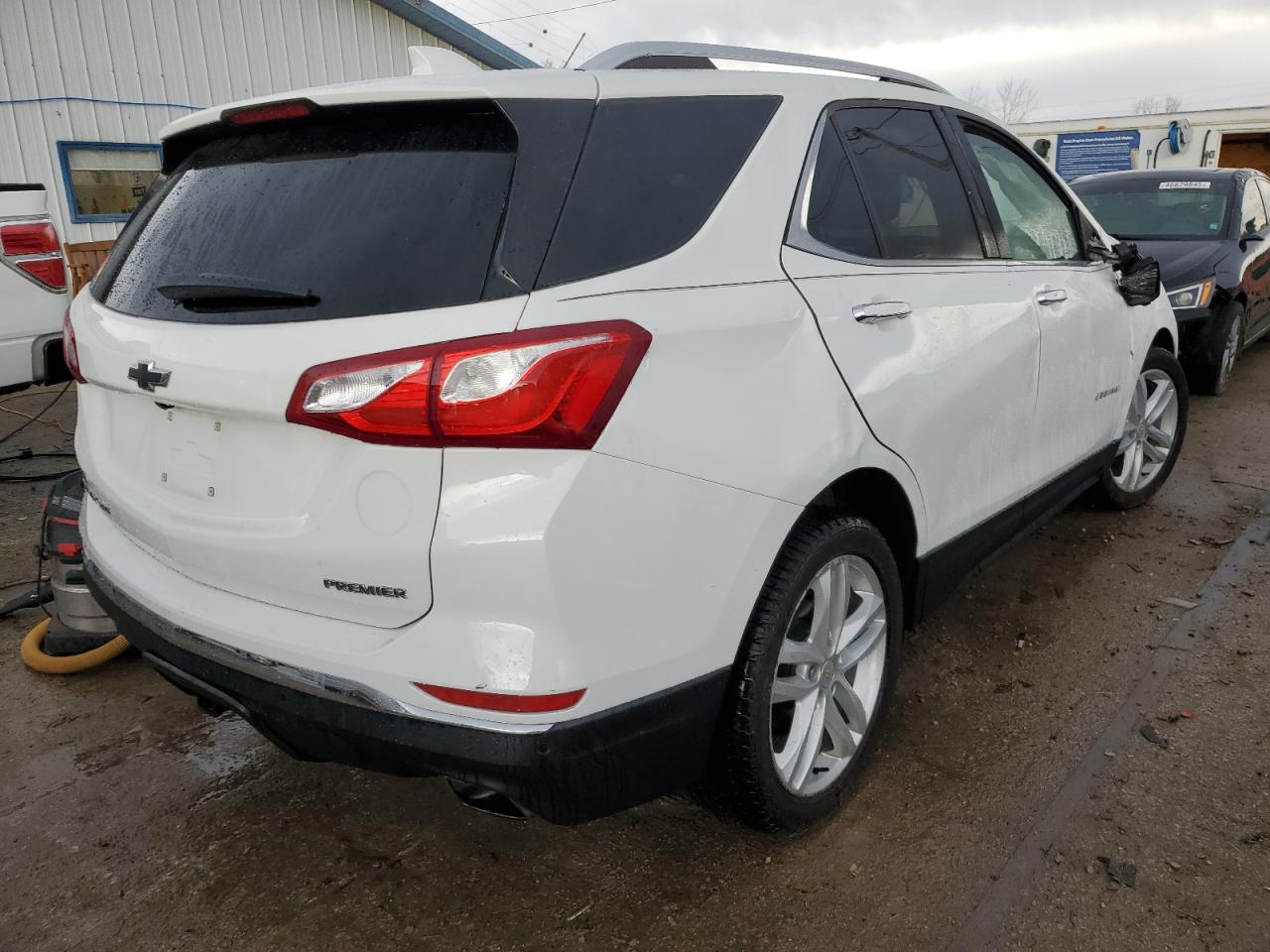 2020 Chevrolet Equinox - Image 3