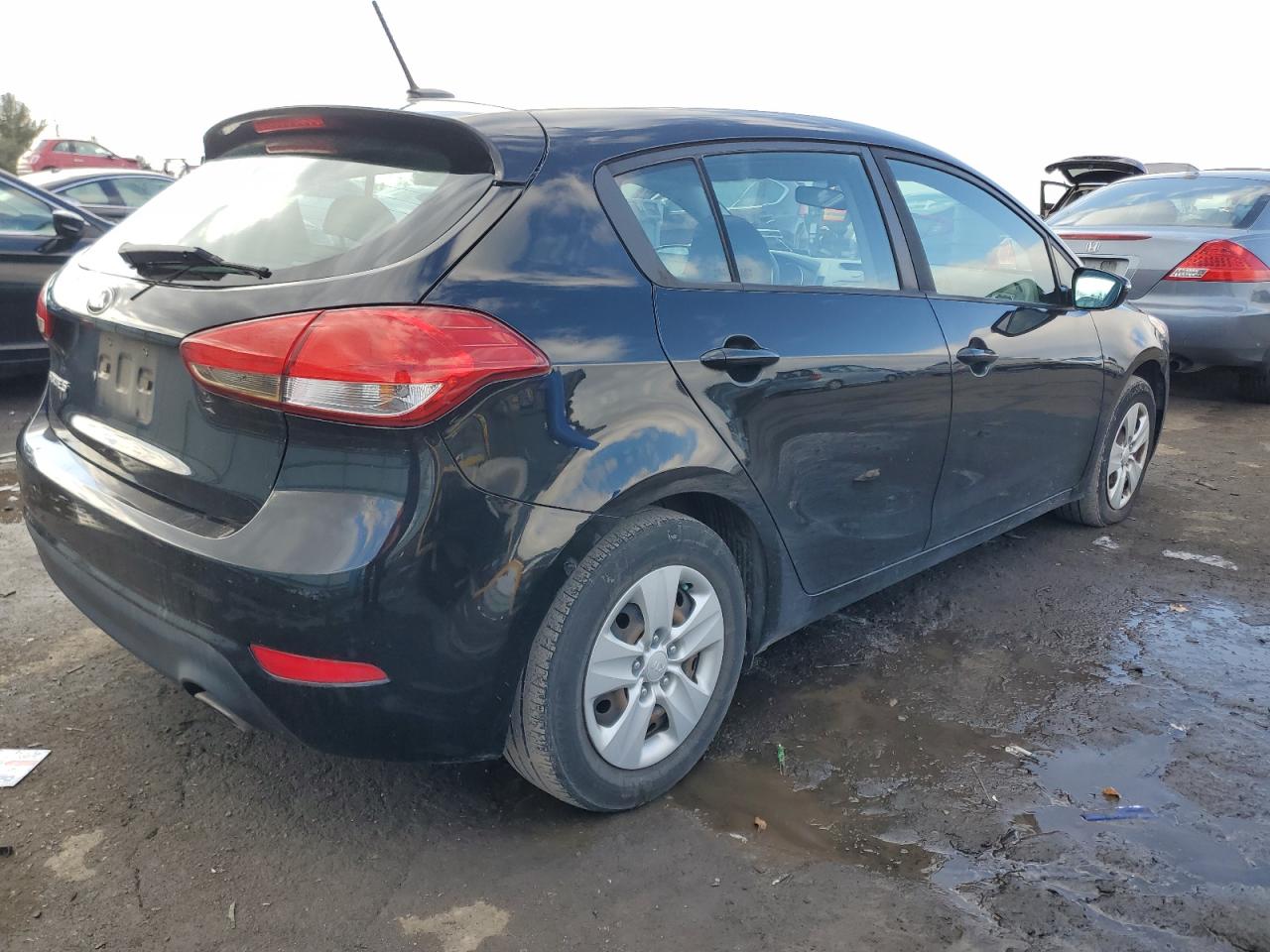 2017 Kia Forte - Image 3