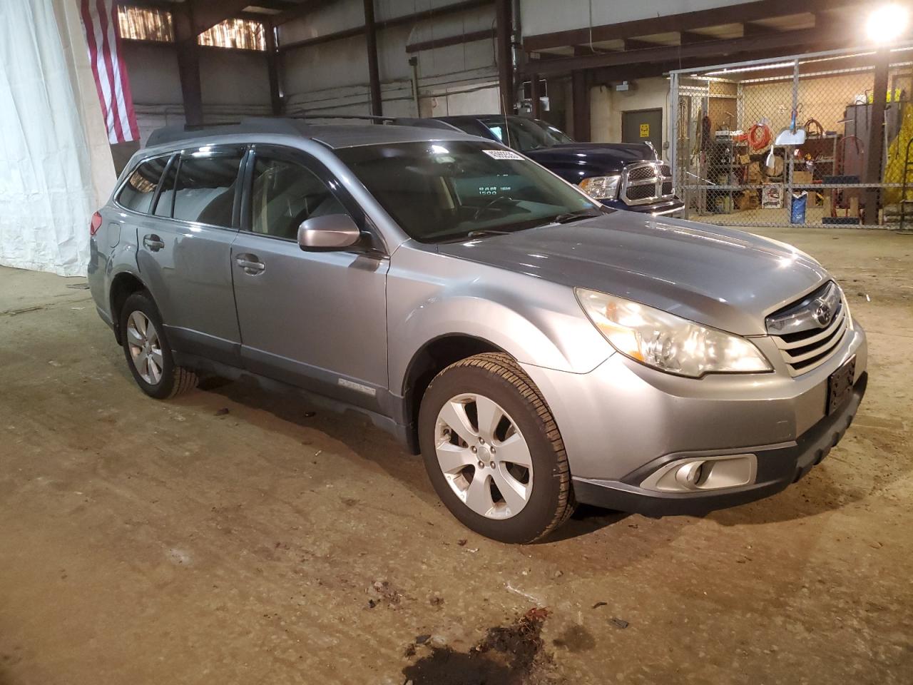 2010 Subaru Outback - Image 4