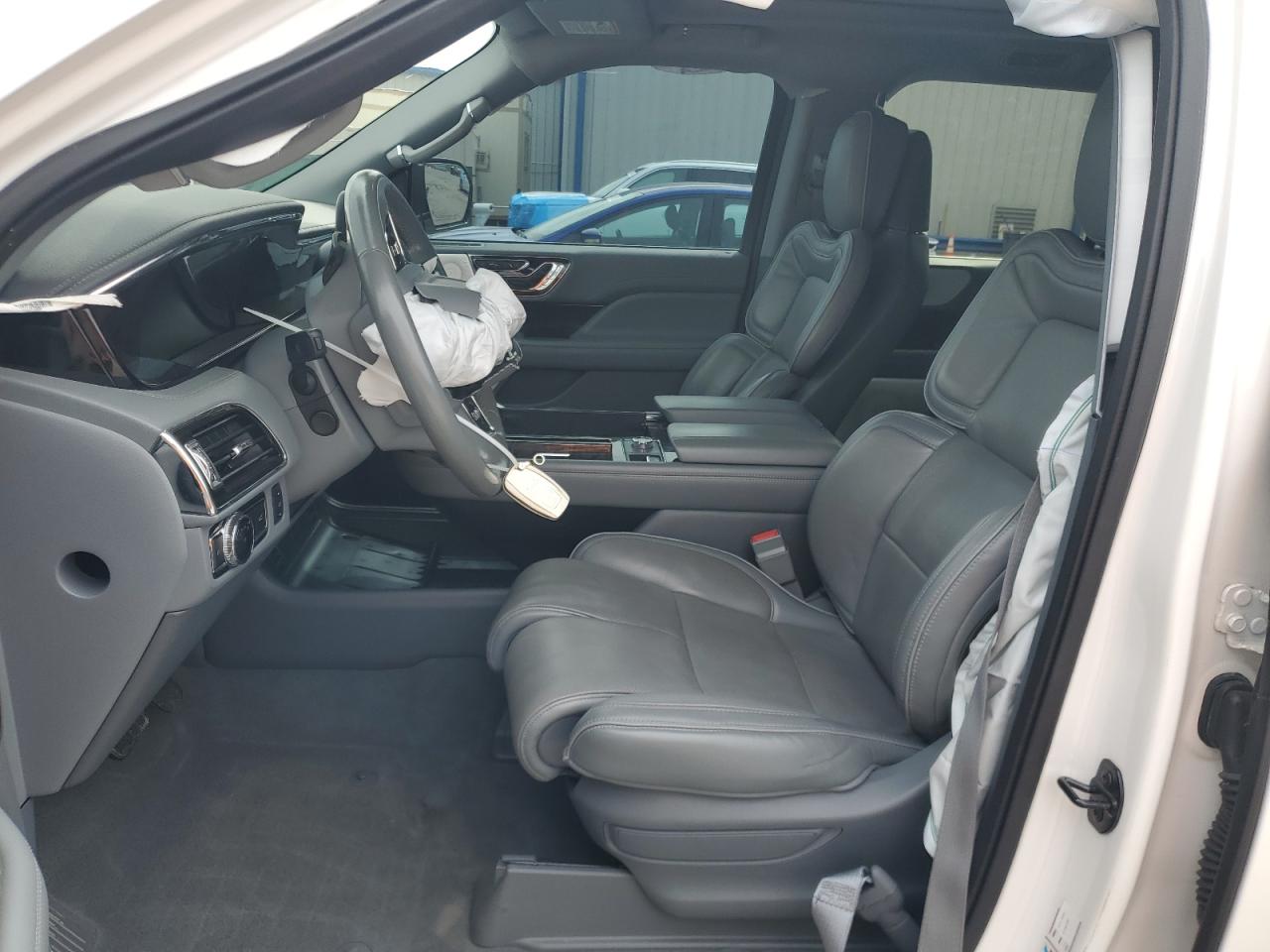2019 Lincoln Navigator - Image 7