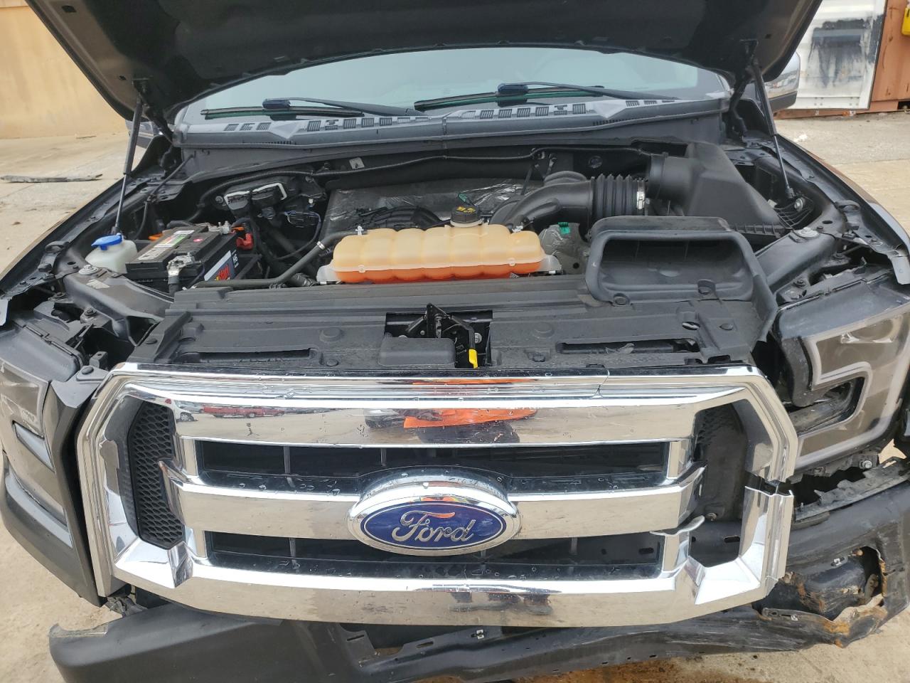 2015 Ford F-150 - Image 11