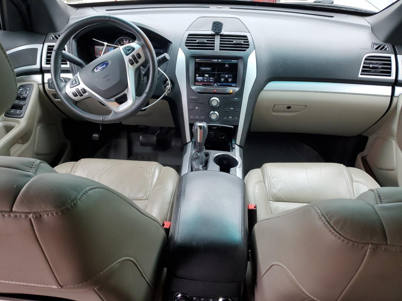 2015 Ford Explorer - Image 8