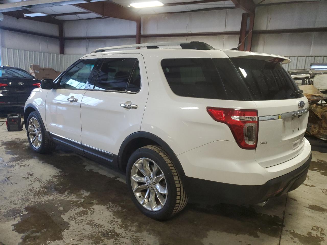 2013 Ford Explorer - Image 2