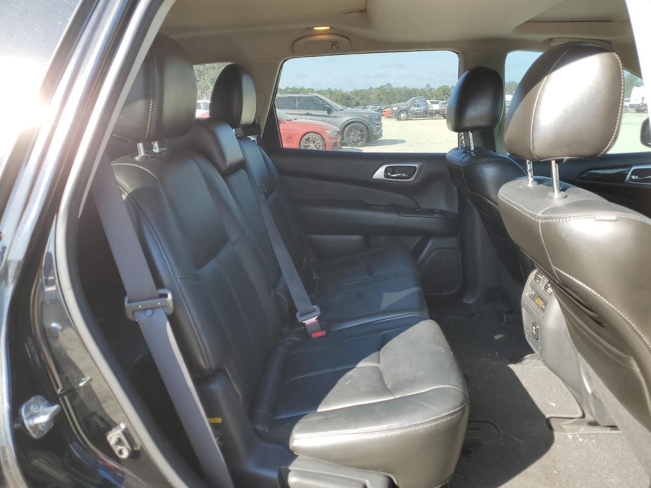 2013 Nissan Pathfinder - Image 11