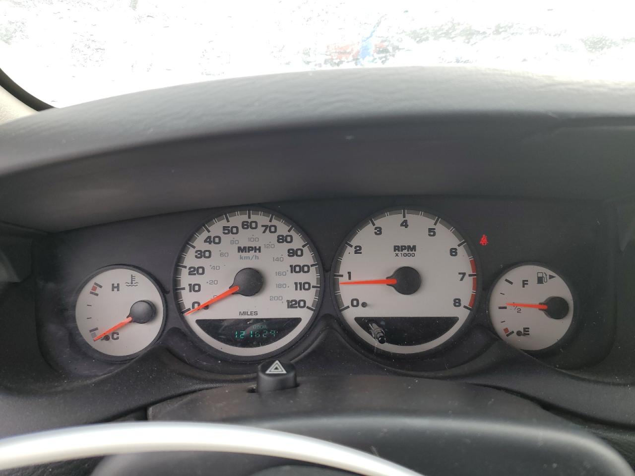 2005 Dodge Neon - Image 9