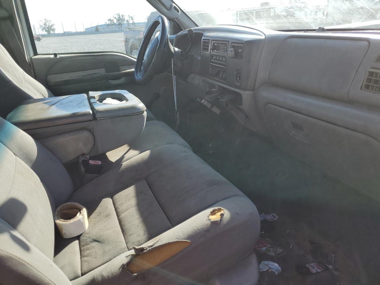 2004 Ford F350 - Image 5
