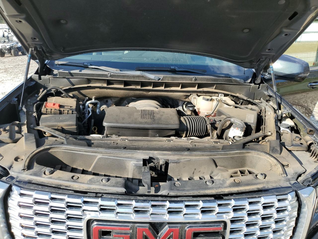 2021 GMC Yukon - Image 12