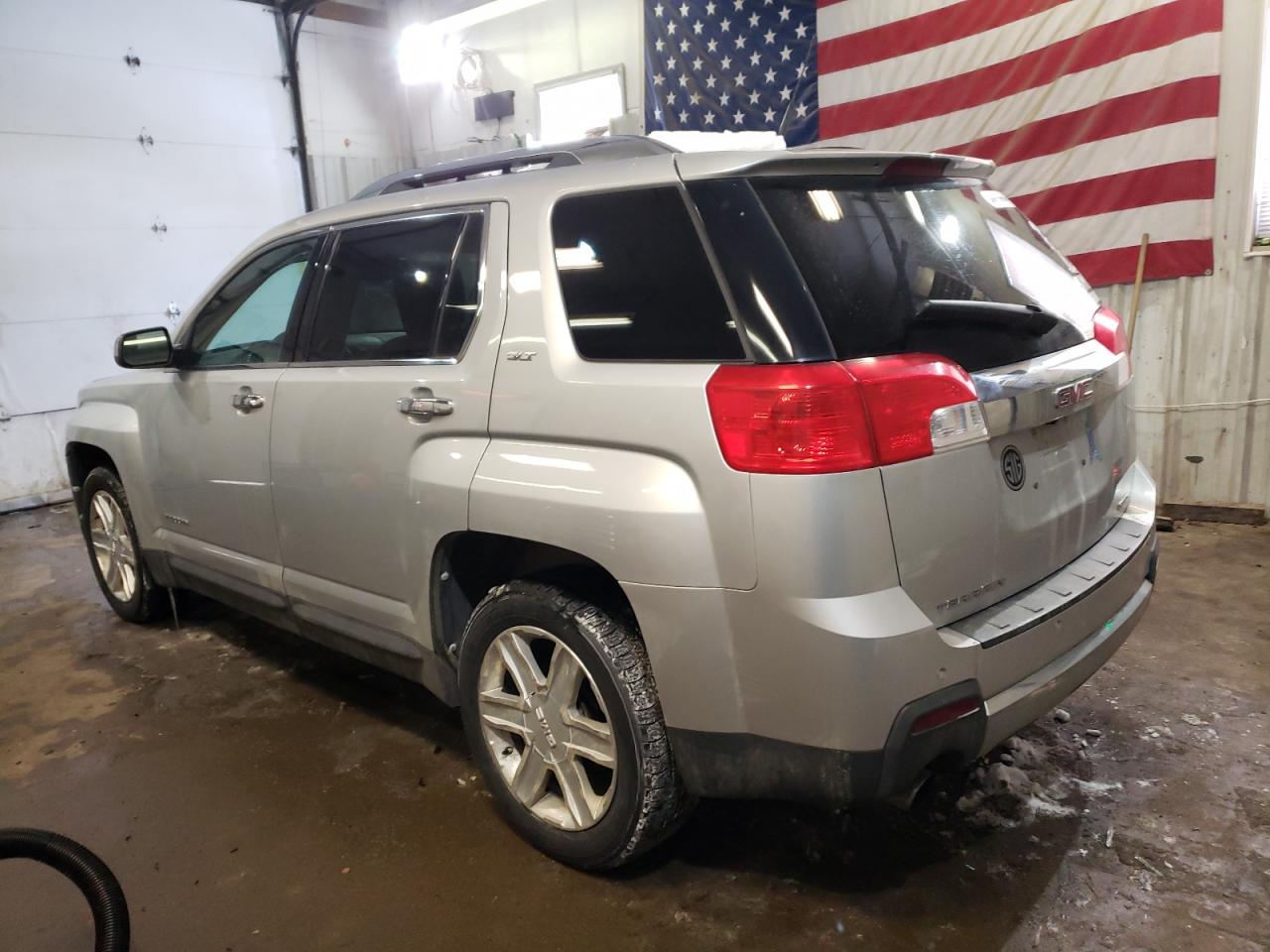 2010 GMC Terrain - Image 2