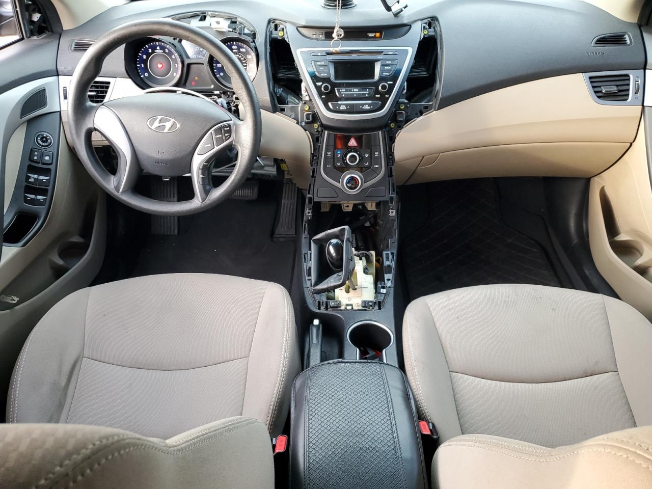 2016 Hyundai Elantra - Image 8