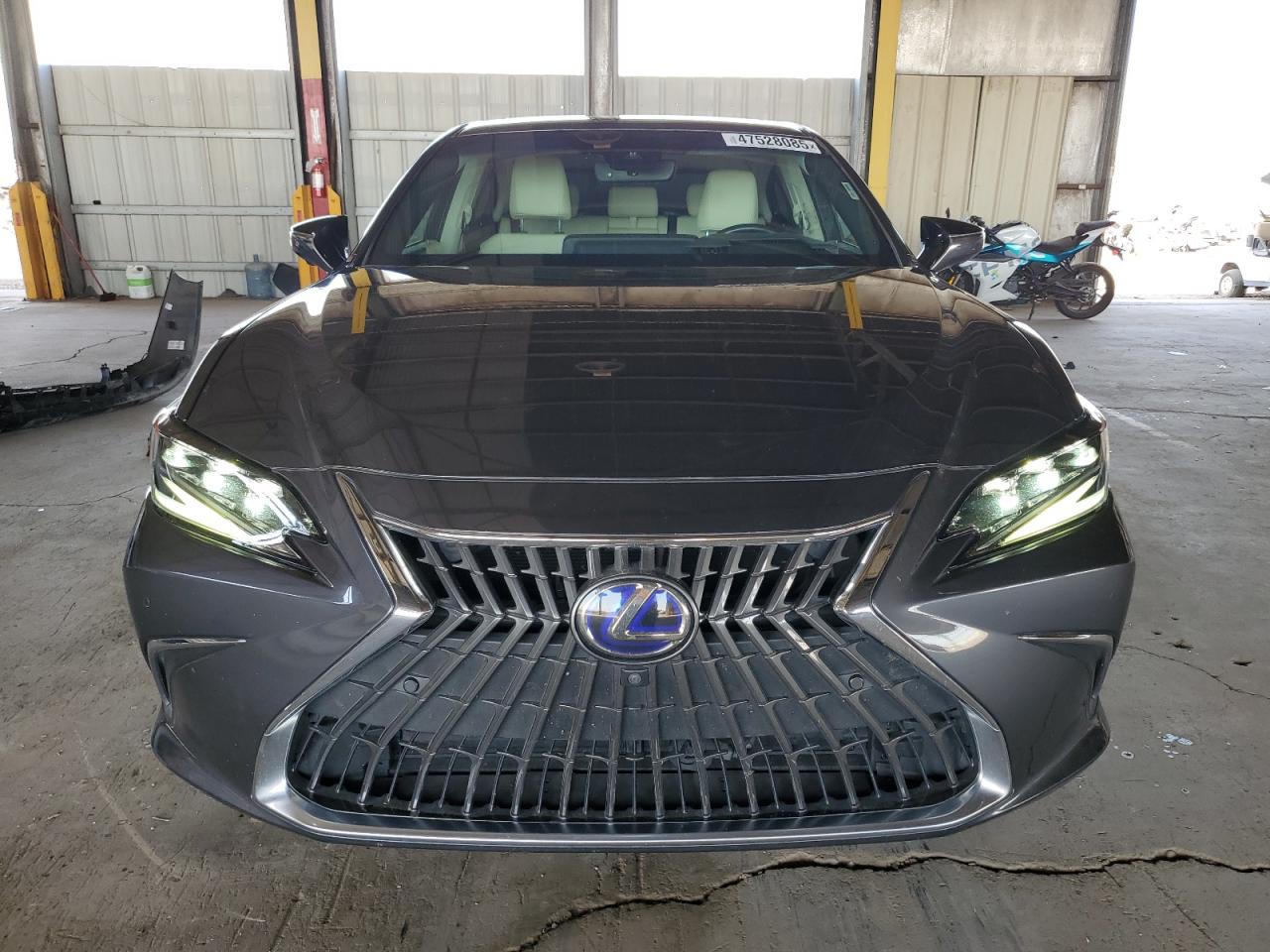 2022 Lexus ES - Image 5