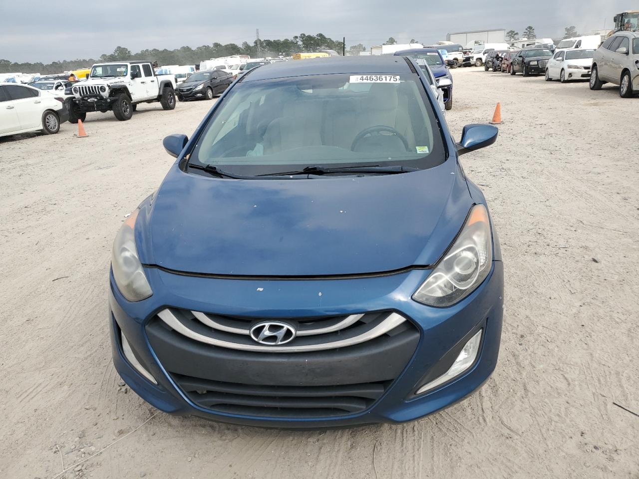 2014 Hyundai Elantra - Image 5