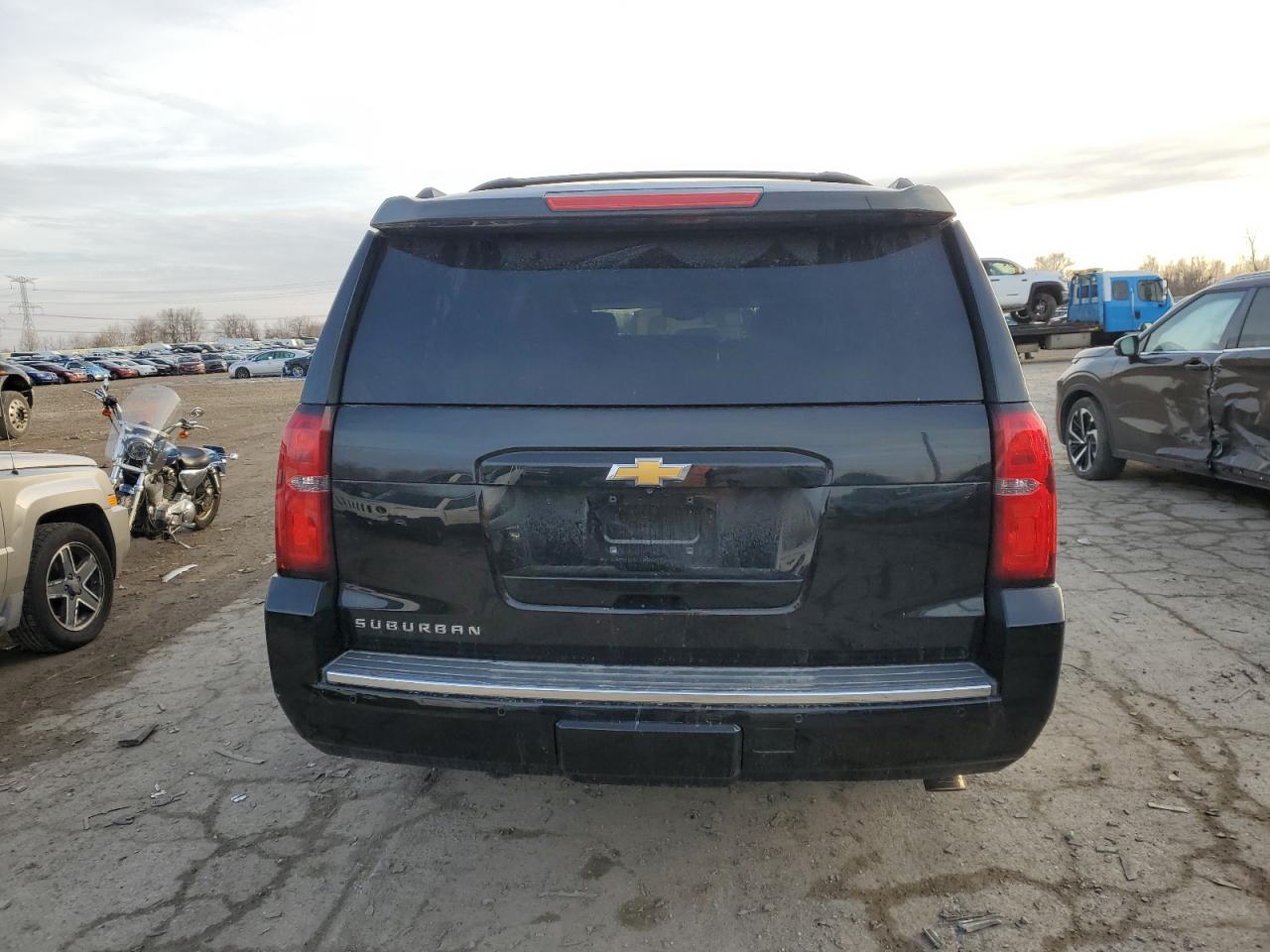 2015 Chevrolet Suburban - Image 6