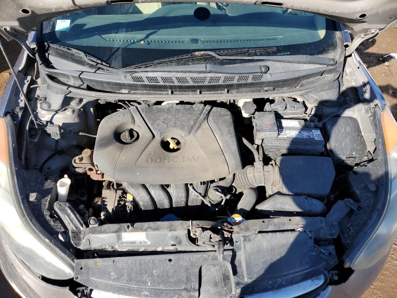 2011 Hyundai Elantra - Image 11