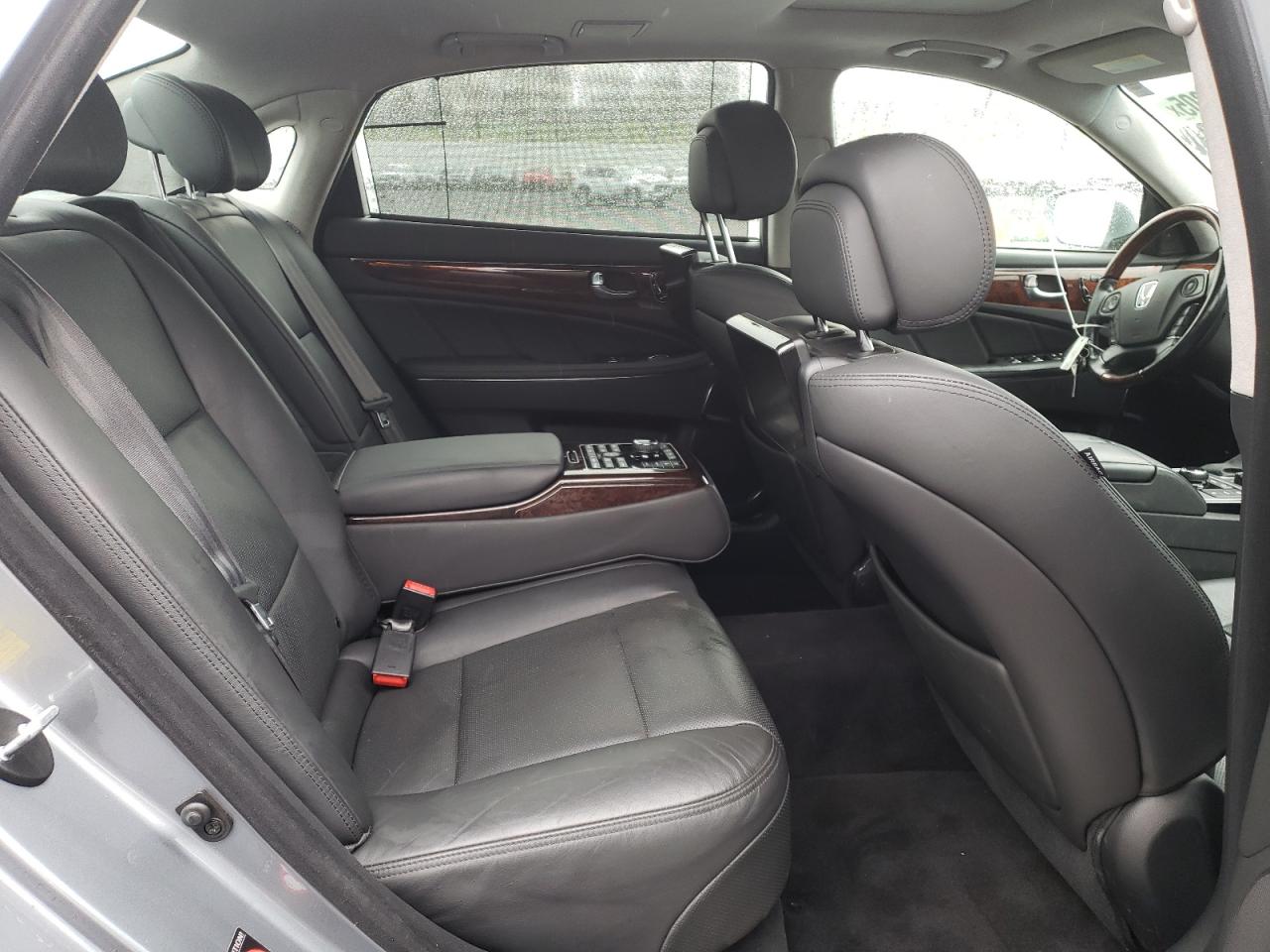 2014 Hyundai Equus - Image 10
