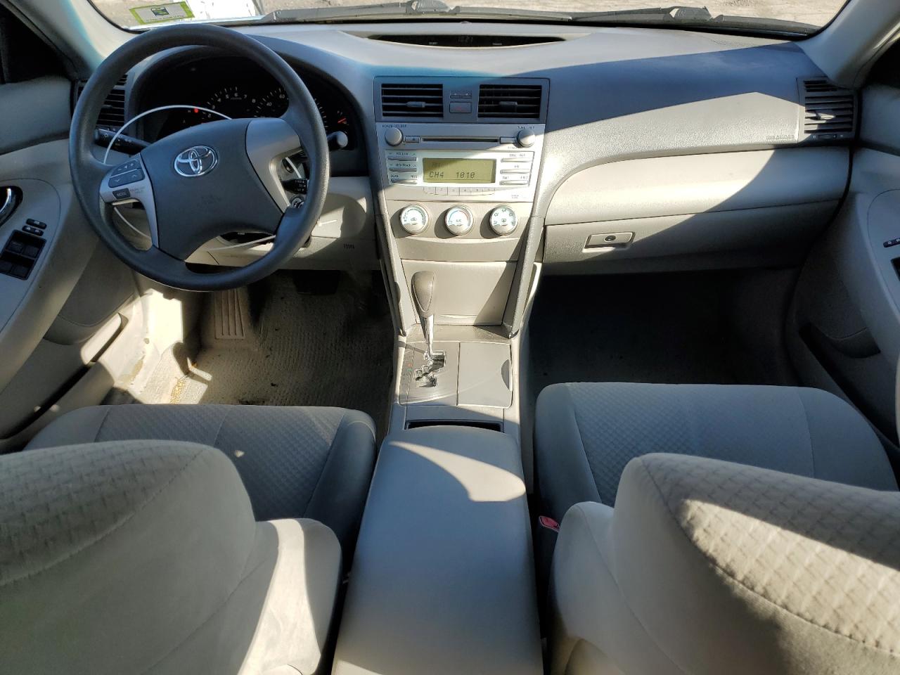 2009 Toyota Camry - Image 8