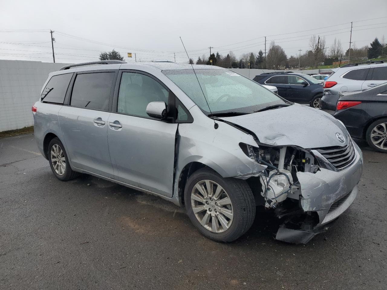 2014 Toyota Sienna - Image 4