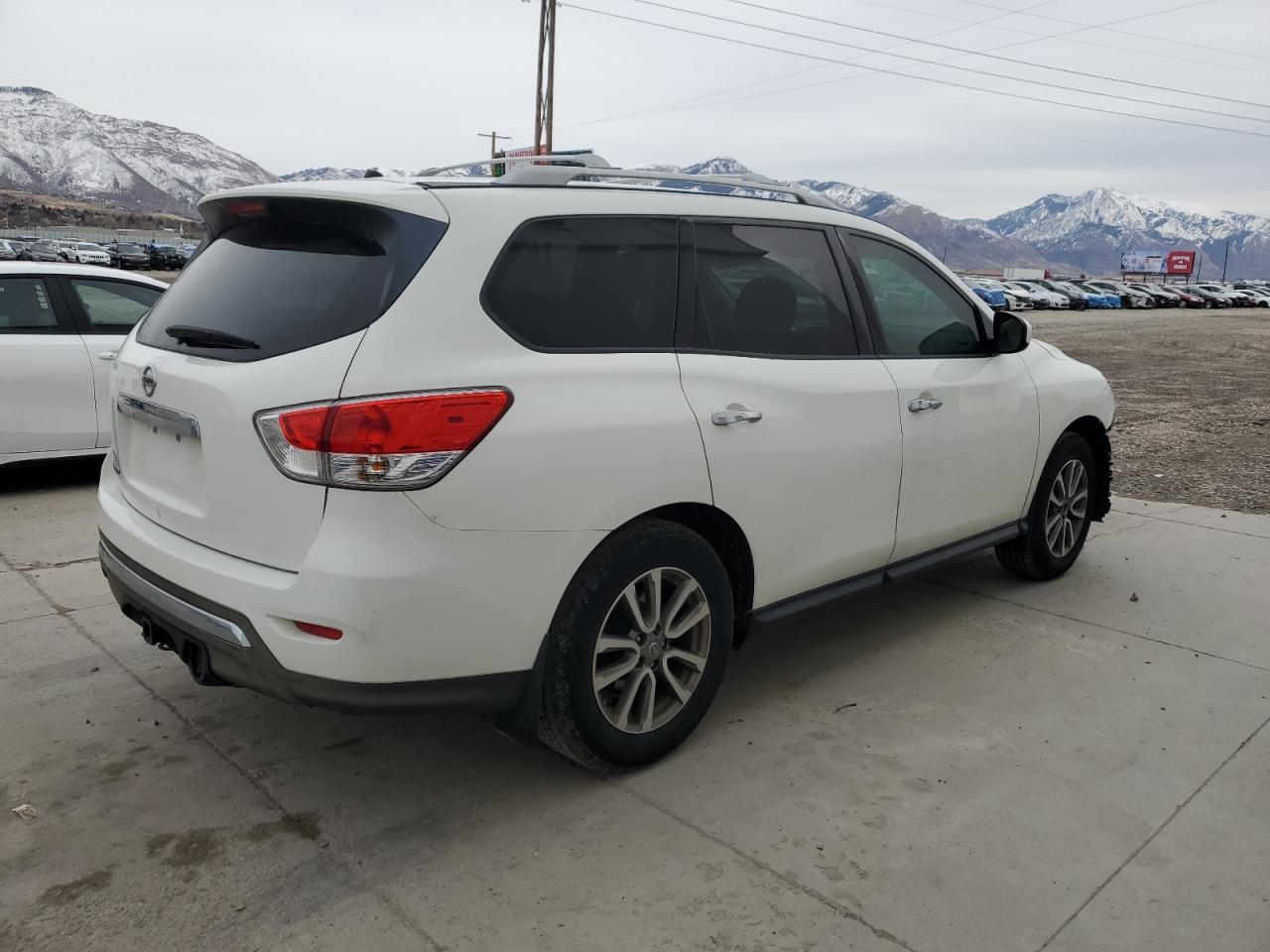 2015 Nissan Pathfinder - Image 3