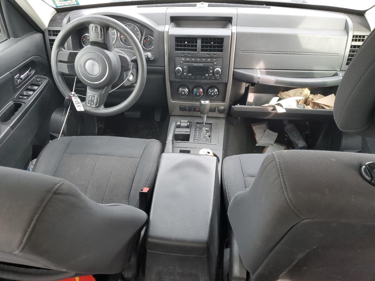 2012 Jeep Liberty (North America) - Image 8