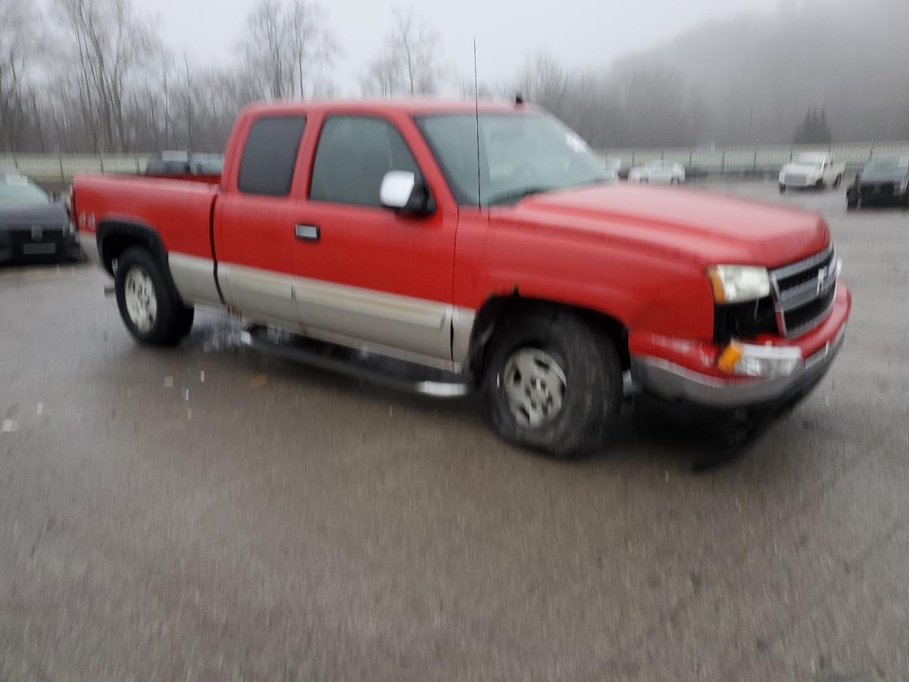 2007 Chevrolet Silverado - Image 4